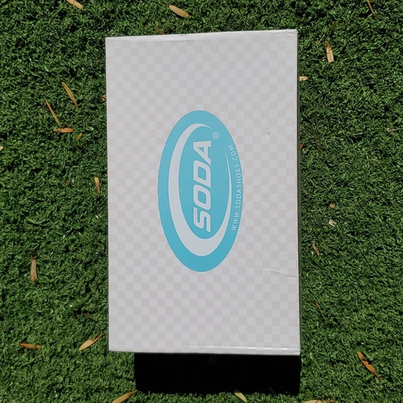 NWT Soda Studded Strappy Tan Sandals Size 7 1/2 - Picture 8 of 14